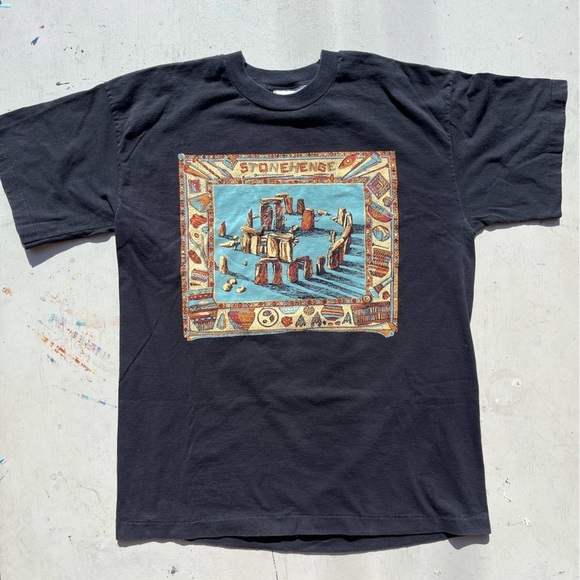 Men's Vintage Stonehenge T-Shirt Black Spell-Out L Single Stitch UK Aliens HOLE - Picture 2 of 15